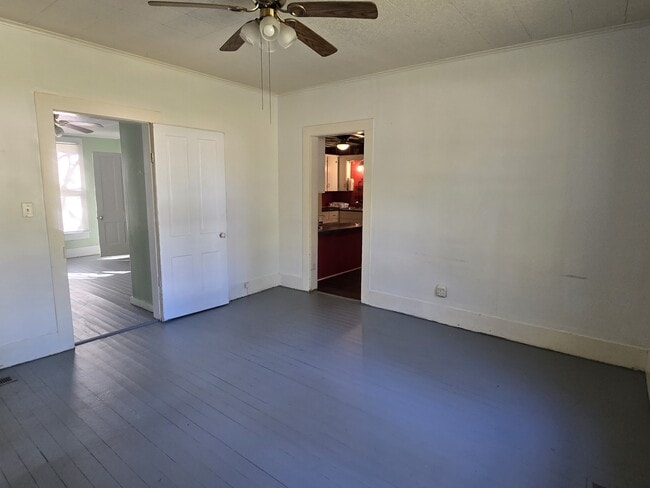 Building Photo - 505 Ave 2 NE