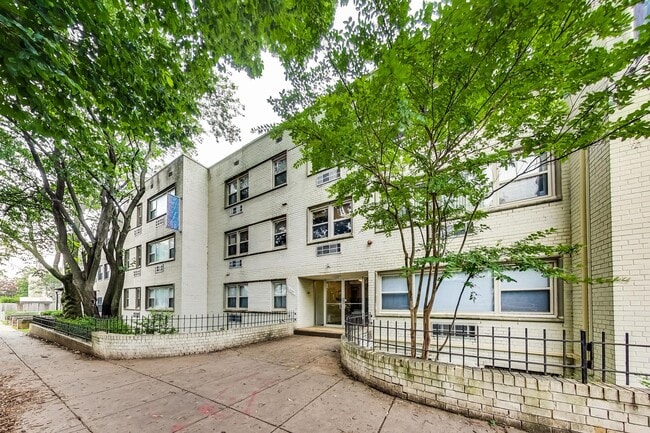 Building Photo - 604 Longfellow St NW