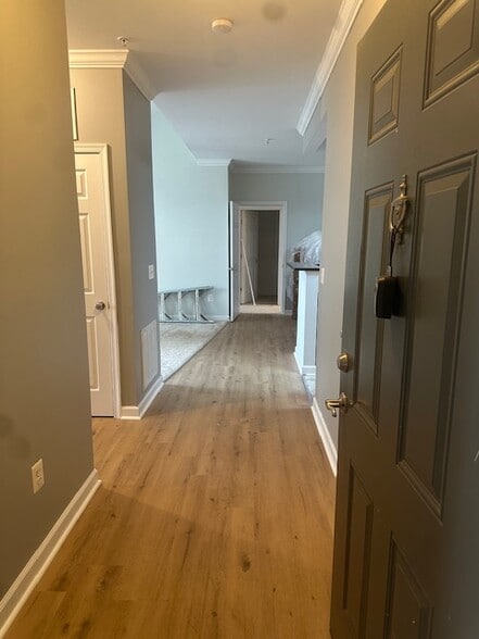 Front entry way - 6185 Willow Pl