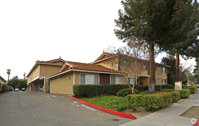Primary Photo - 1988 Bellomy St