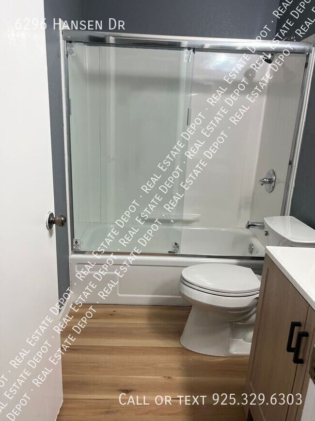 Building Photo - 6296 Hansen Dr