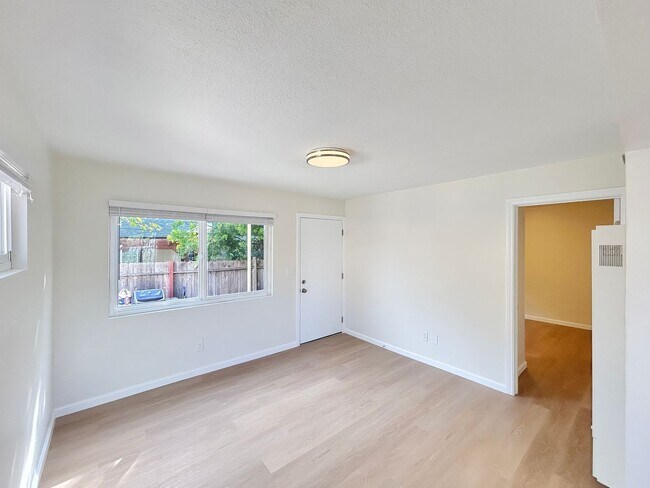 Building Photo - Beautiful 1BD/1BA Fully Remodeled Unit w/ ...
