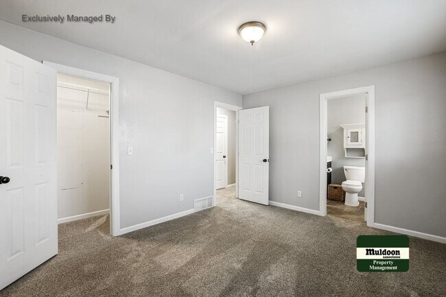 Building Photo - Spectacular Remodel on the Westside of Colorado Springs!! Dog Friendly!!