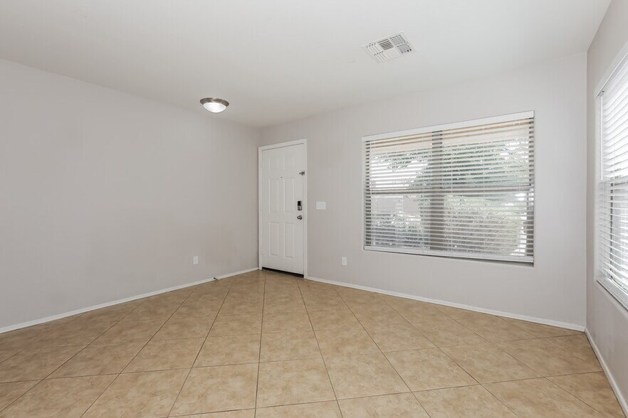 Building Photo - 30846 N Bramwell Ave