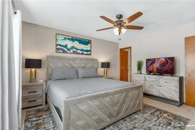 Building Photo - 6 Connie Ln