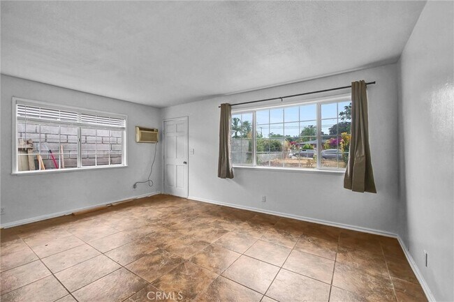 Building Photo - 9436 Ramona Ave