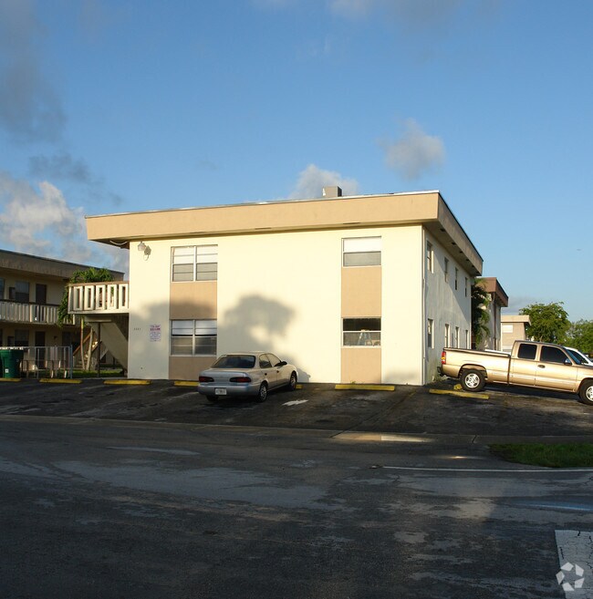 Primary Photo - 3661 SW 59 Terr