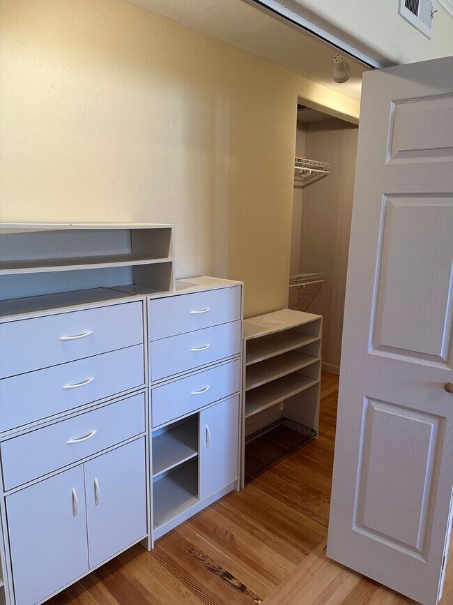 Building Photo - 3521 2nd Ave N