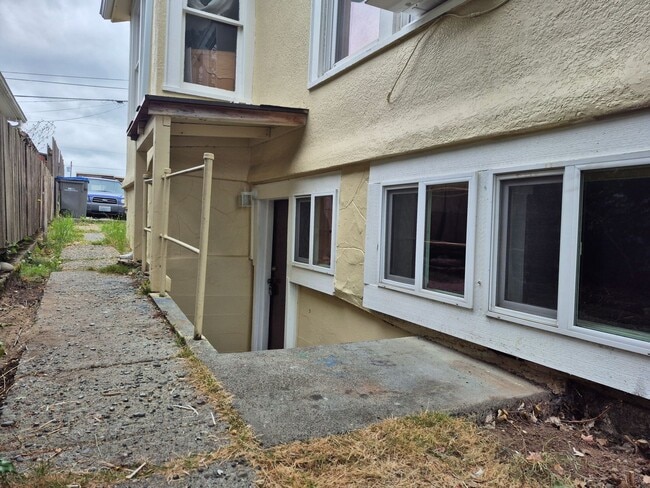 Building Photo - Cozy 1 bedroom close to Seattle Ferry and ...