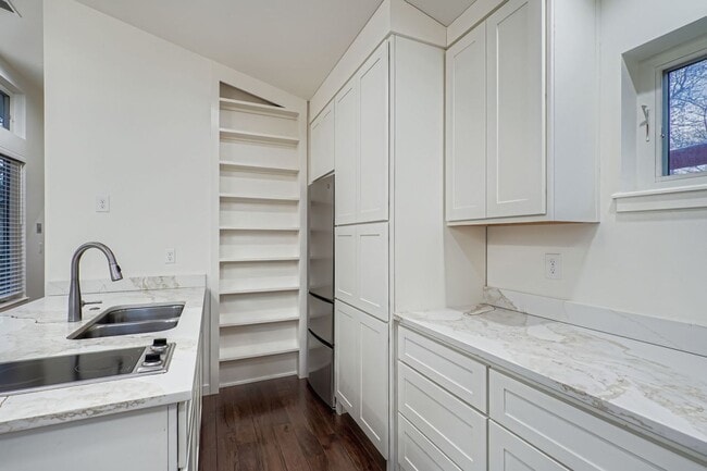 Building Photo - Centrally Located Stylish Boulder ADU with Natural Light & Convenience