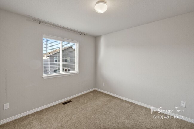 Building Photo - Spacious Saint Aubyn 4BD Lorson Ranch w/ A/C