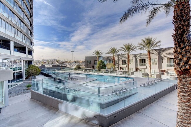 Building Photo - Fully Furnished 2 Bedroom 2 Bath High Rise with Strip Views
