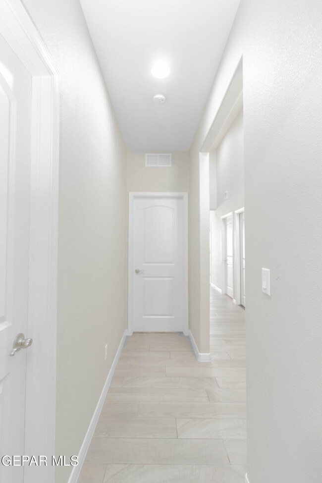 Building Photo - 13815 Paseo De Plata Dr