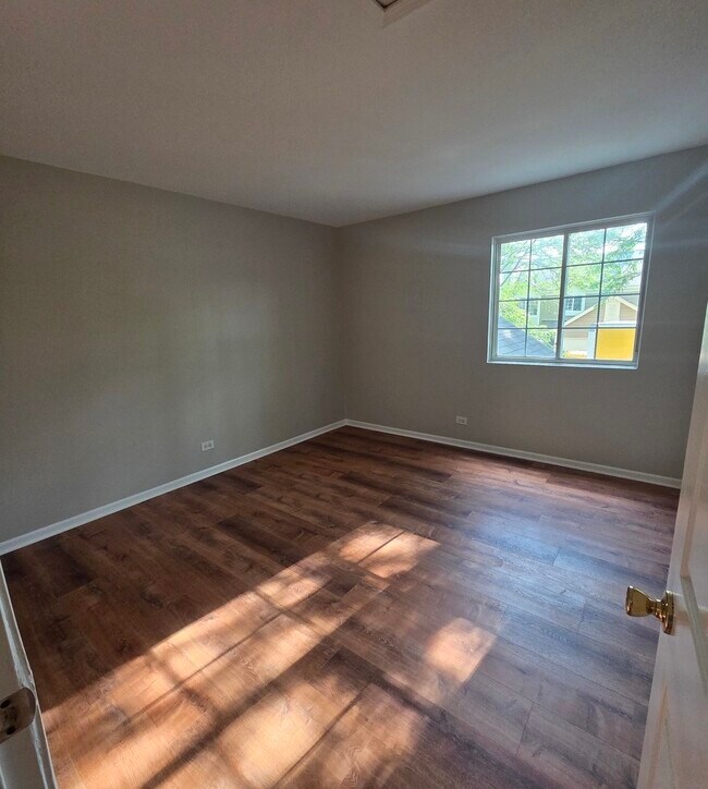 Building Photo - 407 Trenton Ct