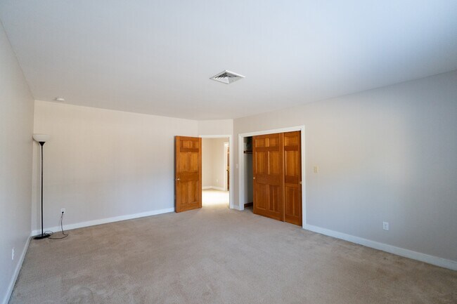 Building Photo - 363 Blackstrap Rd