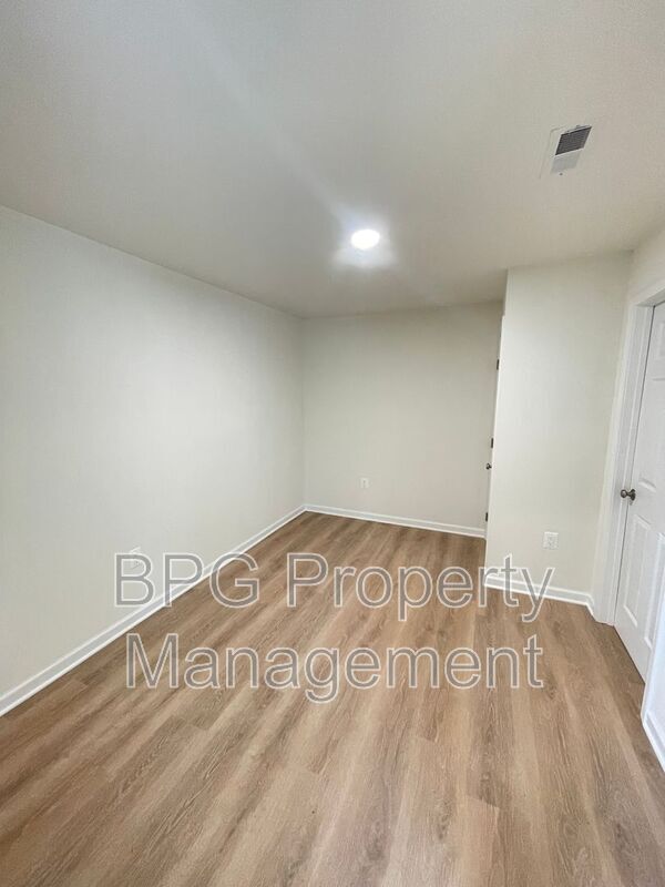 Building Photo - 79 Horner St