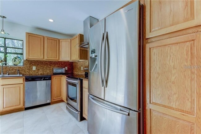 Building Photo - 9030 Bullrush Ct