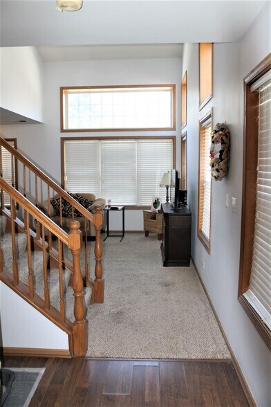 Building Photo - 156 Castlewood Ct