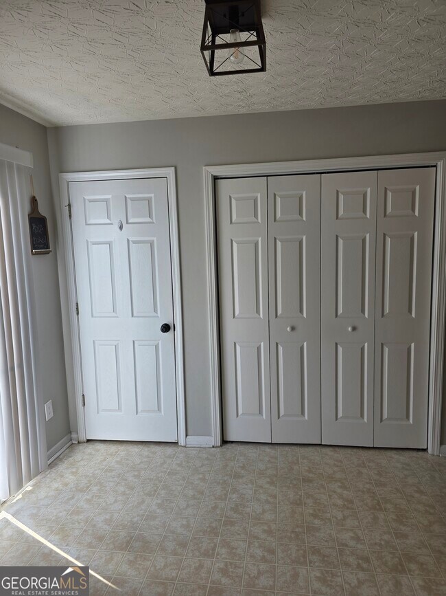 Building Photo - 387 Spring Walk Trce