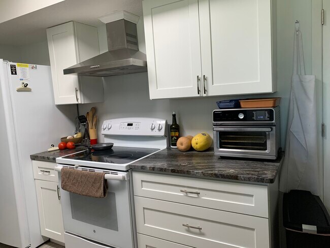 Building Photo - 6159 Rockefeller Ave