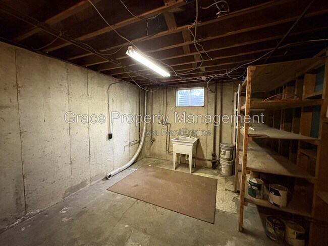 Building Photo - 1540 E 112th Pl