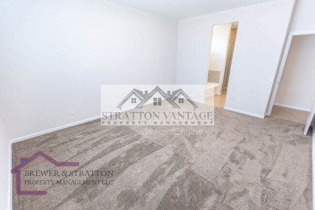 Building Photo - 2028 E Brooklyn Dr