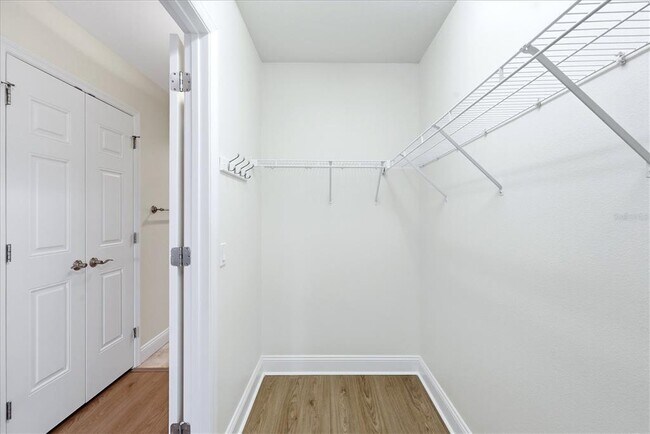 Building Photo - 7612 Lake Vista Ct
