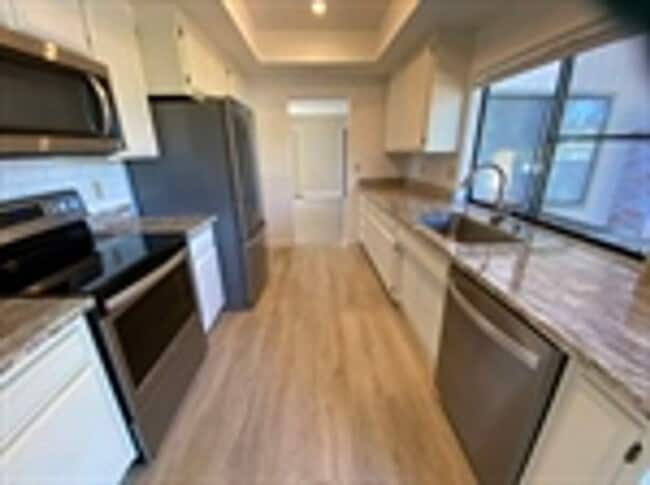 Building Photo - 8835 Hood Mountain Cir