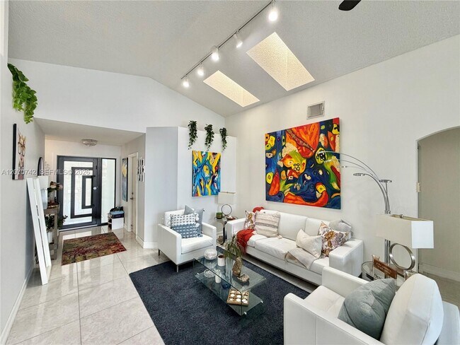 Building Photo - 415 NW 165th Ave