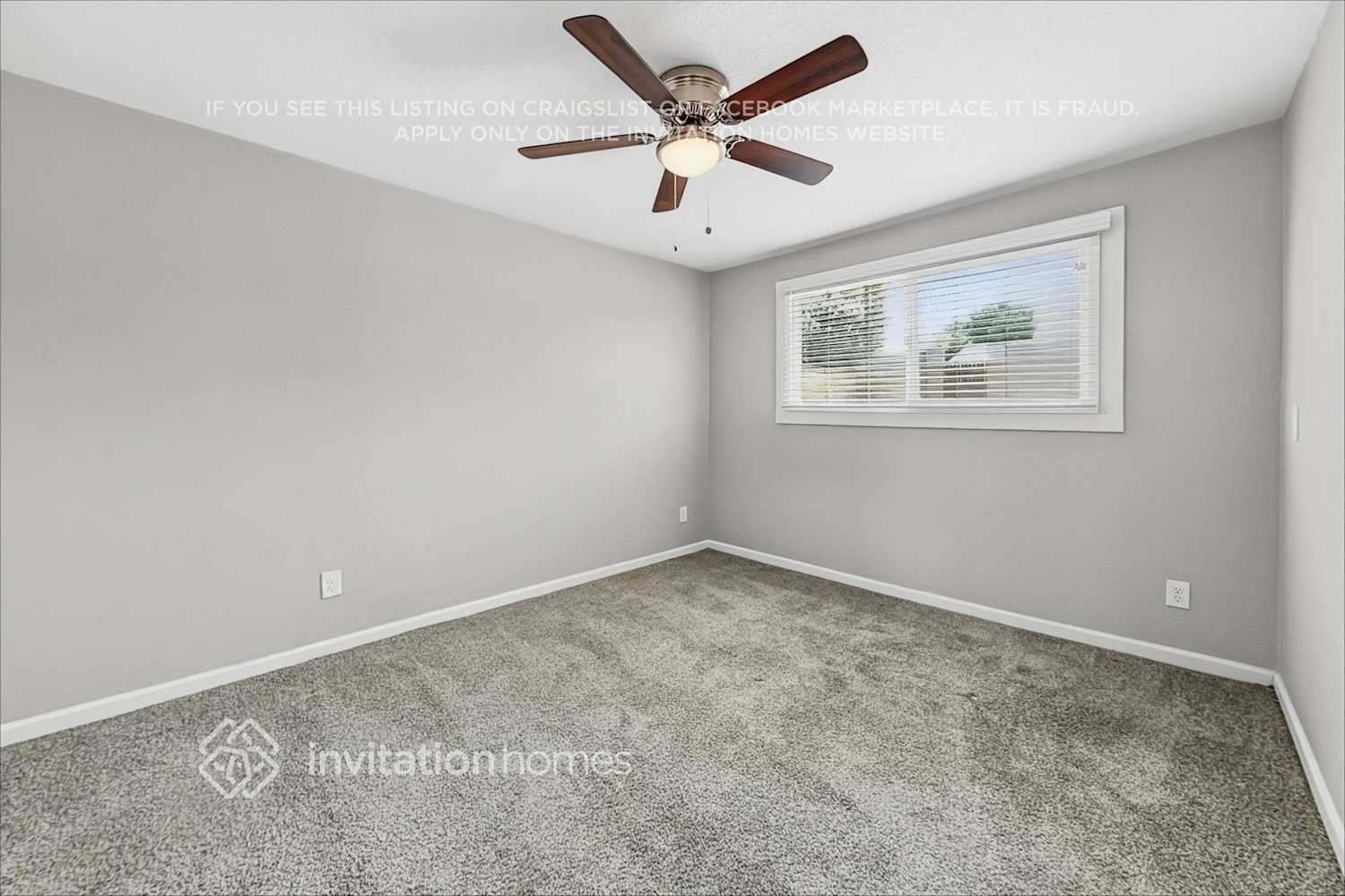Building Photo - 943 E Manhatton Dr