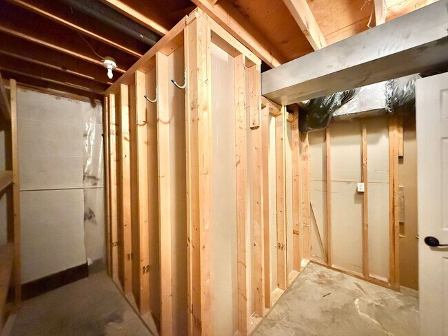 Building Photo - **OFFERING WAIVED APPLICATION FEES & $200 ...
