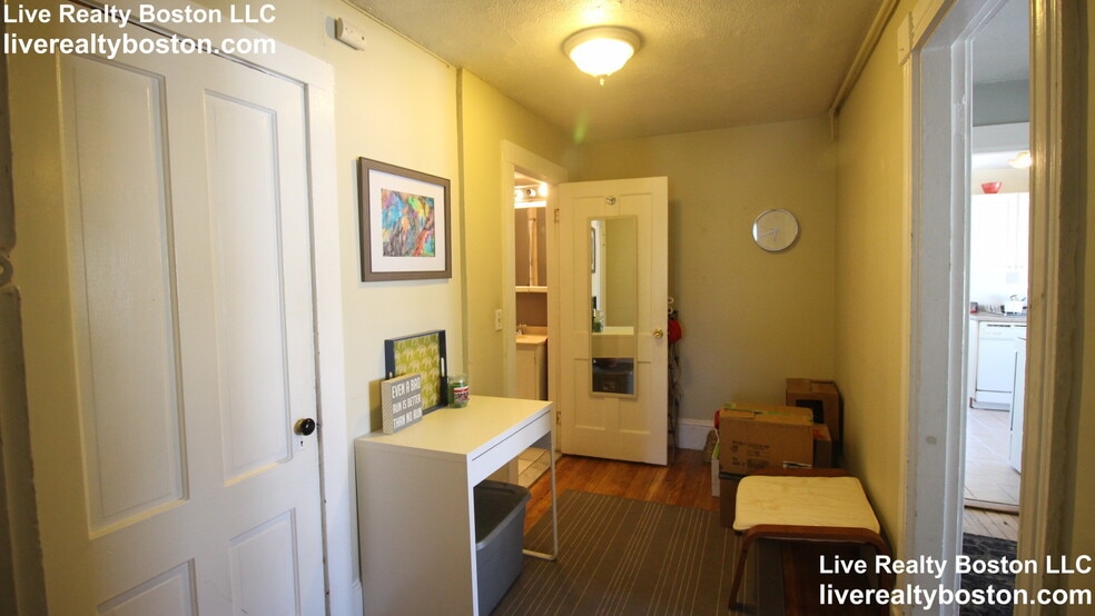 Building Photo - 30 Antwerp St