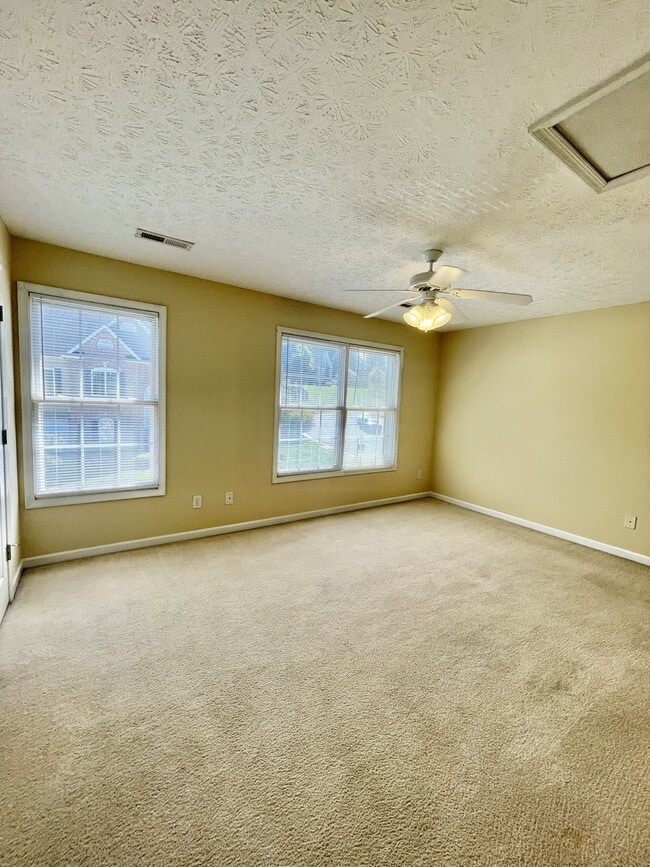 Building Photo - 525 Northwynd Cir