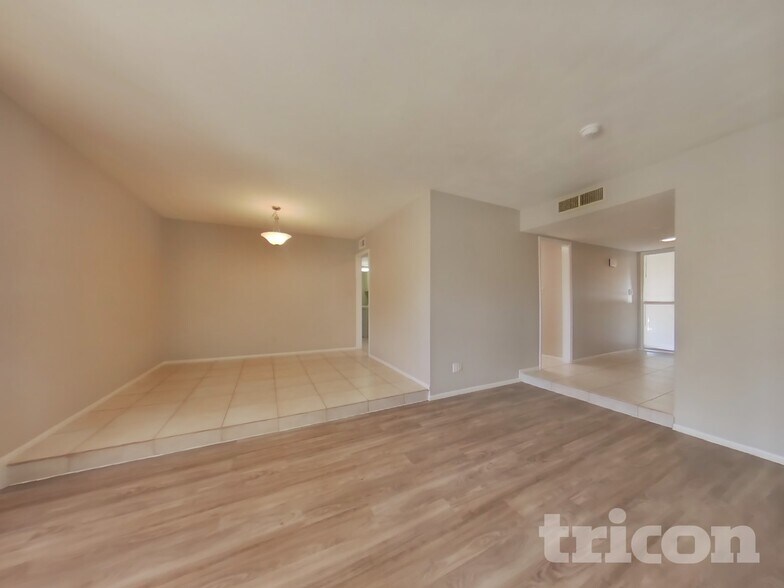 Building Photo - 4127 W Mission Ln