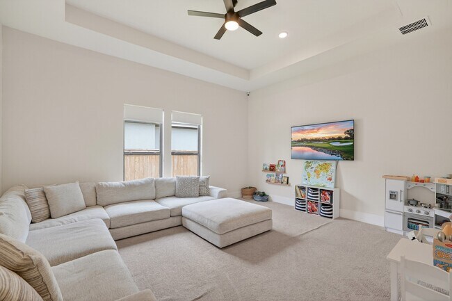 Building Photo - 10561 Lake Palmetto Dr