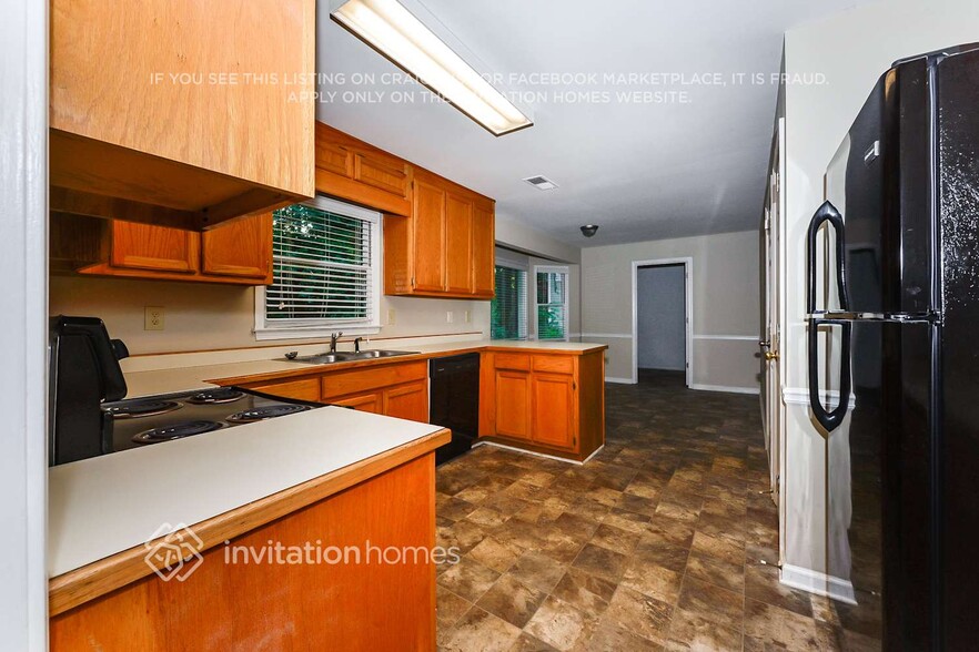 Building Photo - 2123 Amherst Trail SE