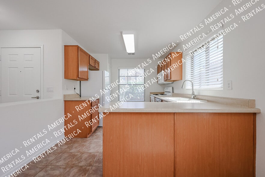 Building Photo - 29120 N Yellow Bee Dr