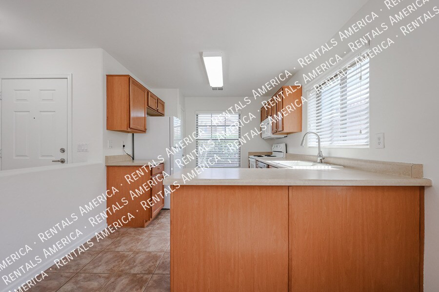 Building Photo - 29120 N Yellow Bee Dr