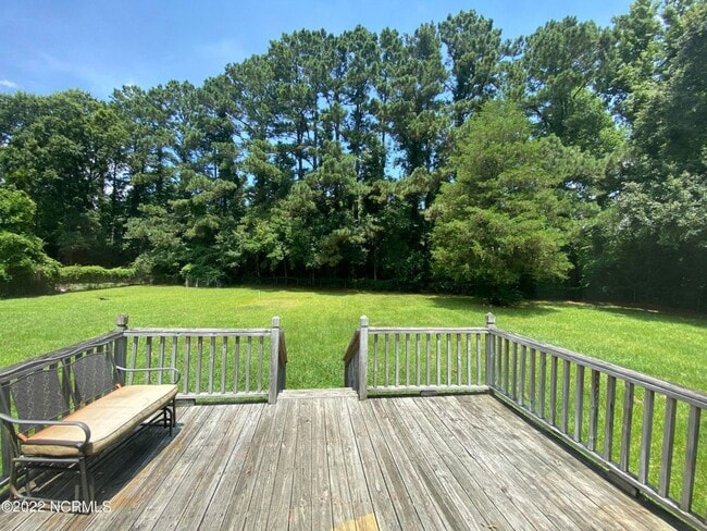 Building Photo - Cute Home Located in the center of everything