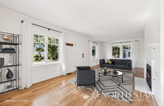 Building Photo - Charming Broadmoor Historic Farmhouse on a...