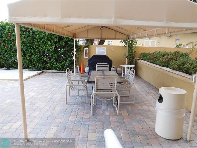 Building Photo - 121 Golden Isles Dr