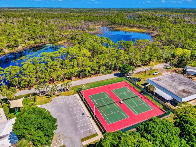 Building Photo - 18221 SE Fairview Cir