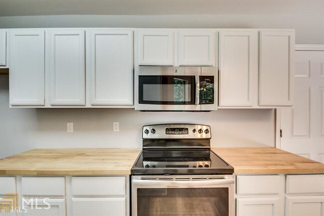 Building Photo - 35 Peachtree Way