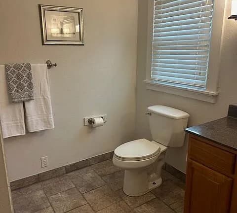 Building Photo - 106 Carey Ln