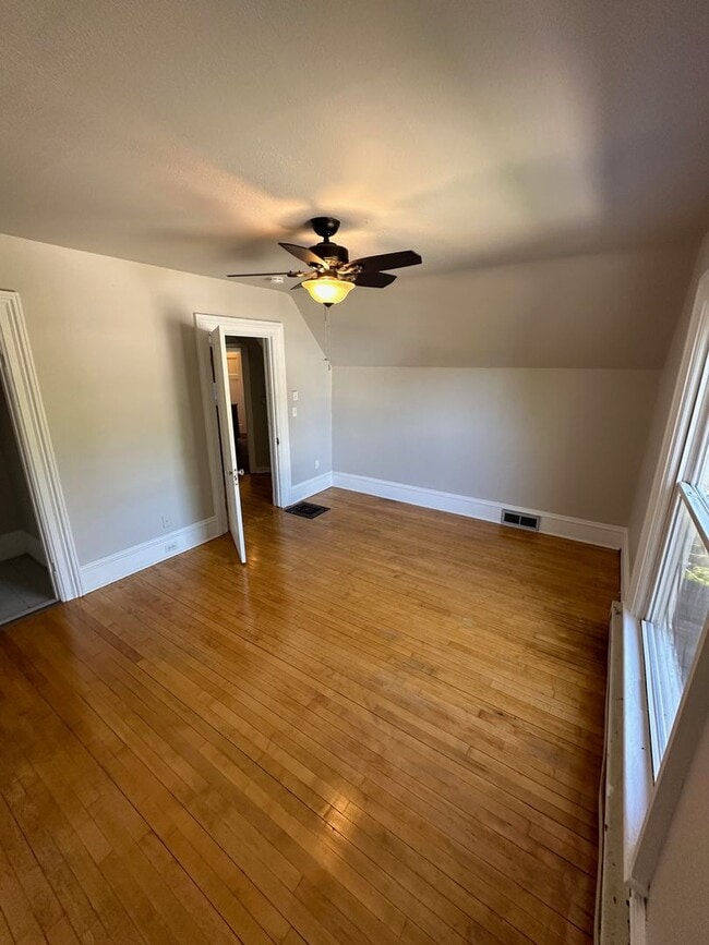 Building Photo - 723/725 Frederick St