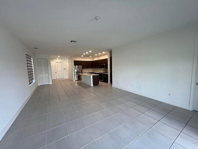 Building Photo - 5553 Quiet Lake Pl