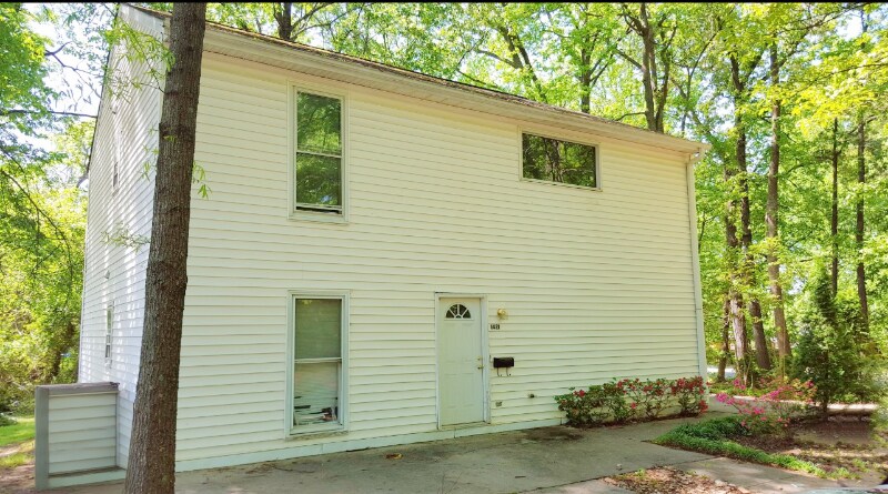 Primary Photo - 1421 Bogart St