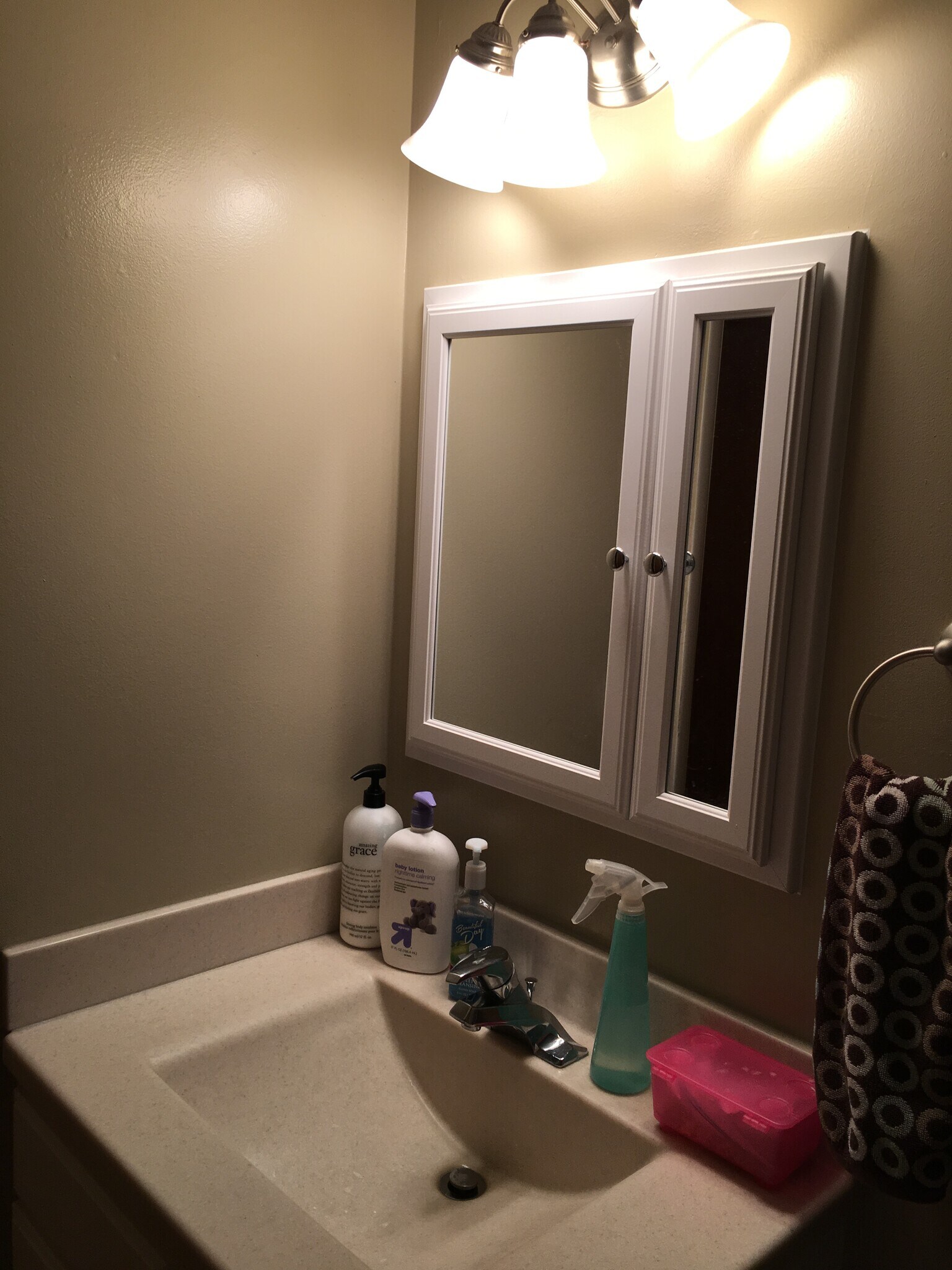 Bathroom - 5810 Wilshire Boulevard