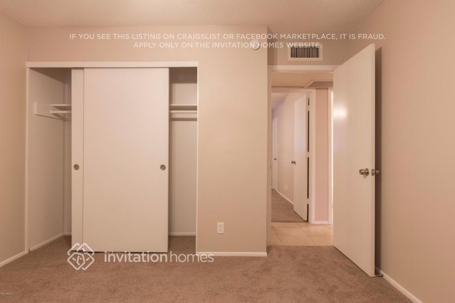 Building Photo - 1800 W Mountain View Dr