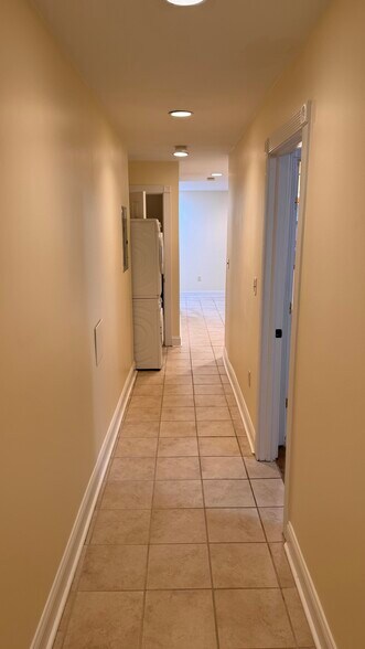 Building Photo - 1112 Oates St NE